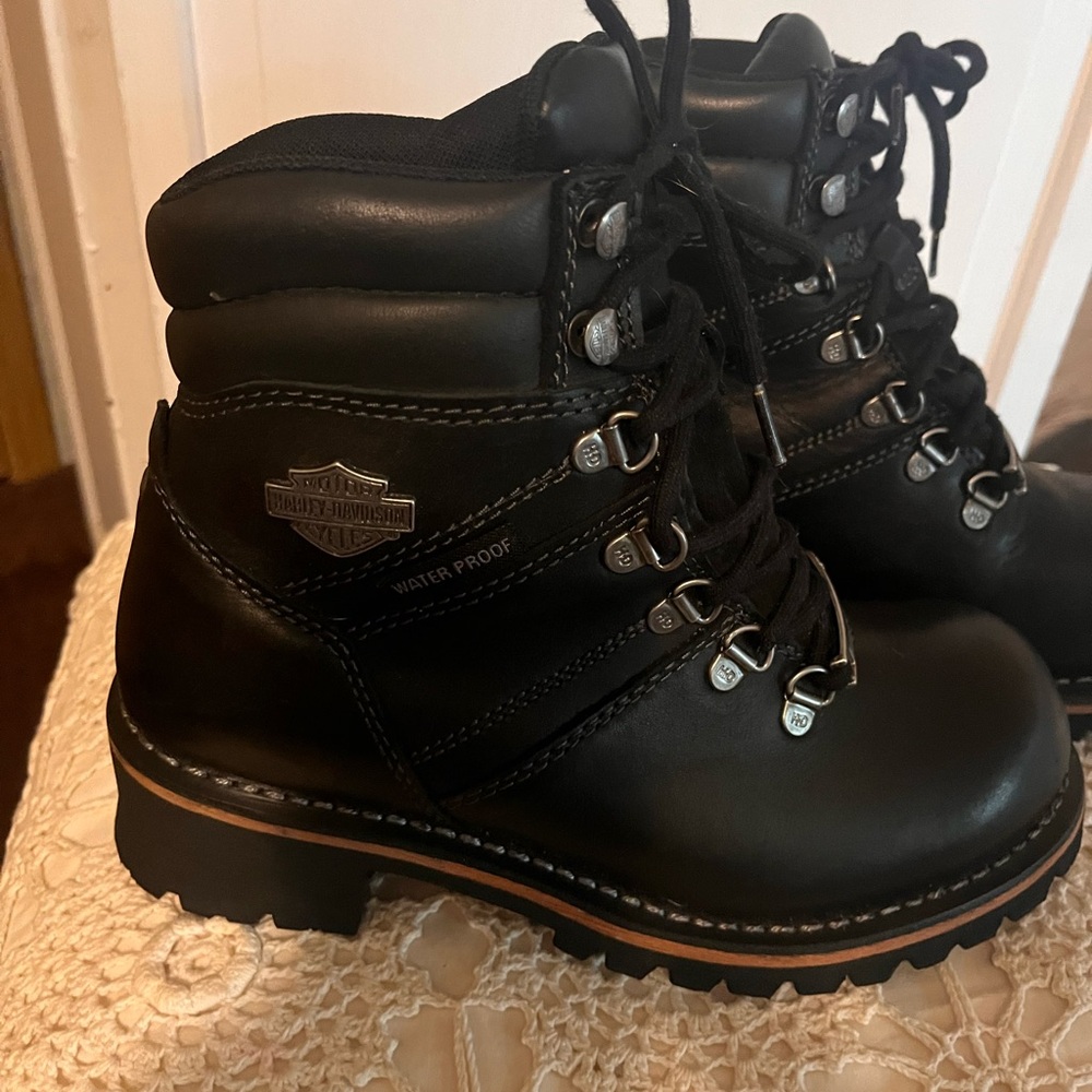 Women’s Harley-Davidson riding boots Sz 8 NWOT